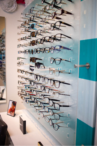 Eyewear display wall